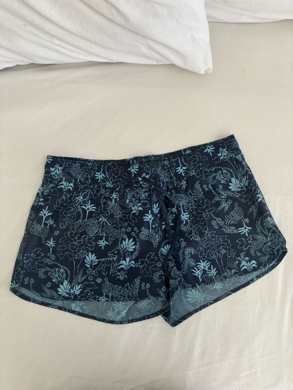 Patagonia board Shorts - Women Medium